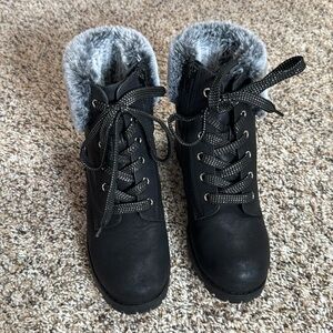 Girls boots!! Gently worn, DOLCE VITA. Black size 4